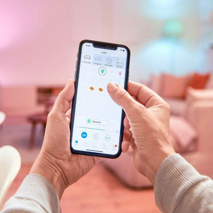 Bec LED RGB inteligent WiZ Connected Colors C37, Wi-Fi, E14, 4.9W (40W) ,470 lm, lumina alba si color (2200-6500K), compatibil GoogleAssistant/Alexa/Siri